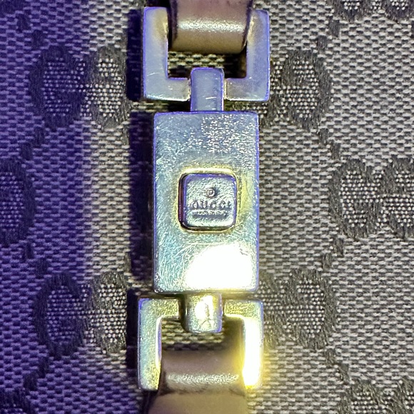 Authentic Gucci Bifold Wallet. - Picture 2 of 11